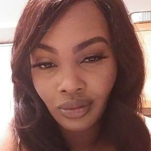 Meet your Posher, Chanel